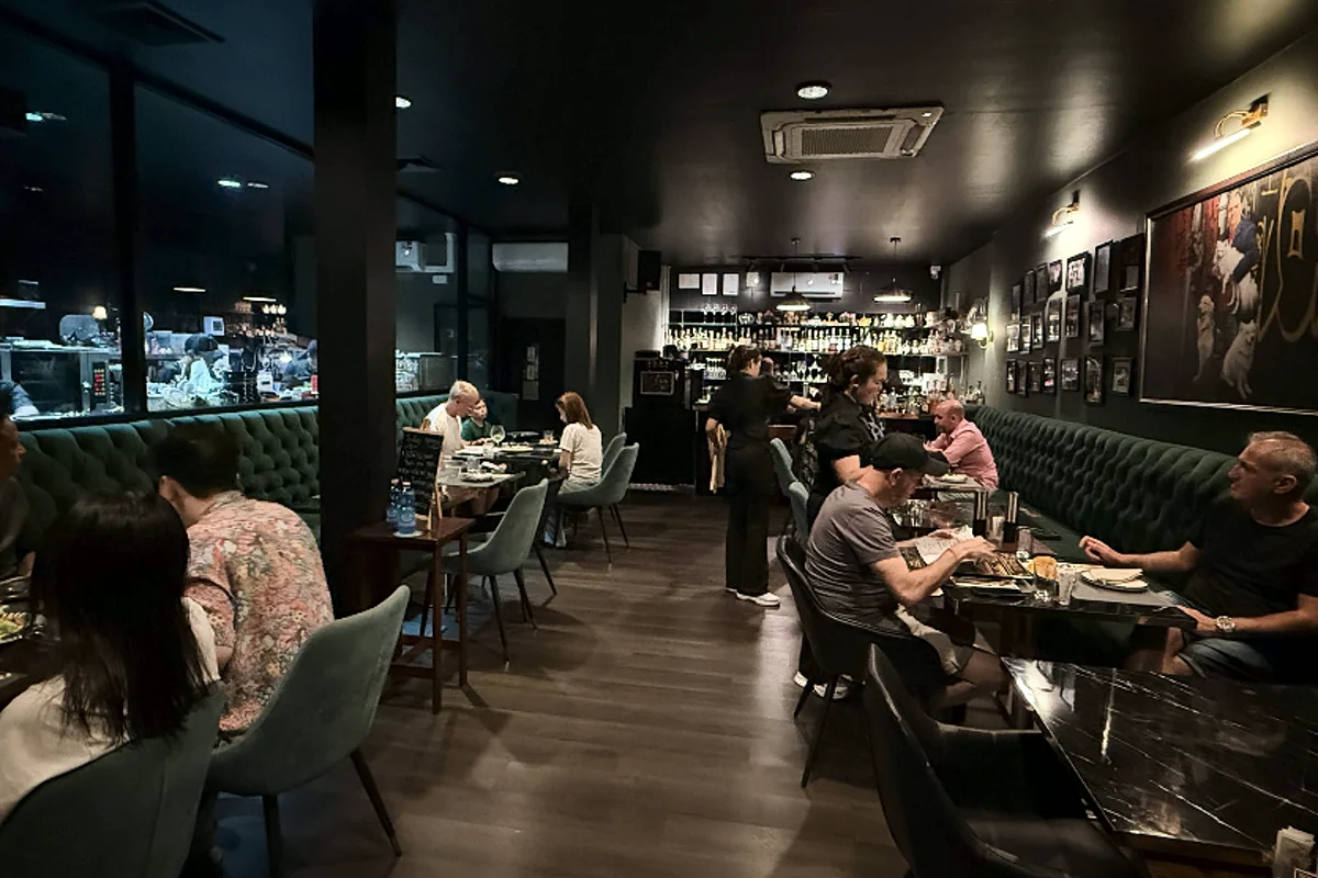 Harlan's Pattaya restaurant interior